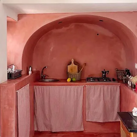 Stunning In Pantelleria With Wifi Tracino