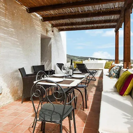 Stunning In Pantelleria With Wifi Semesterbostad *