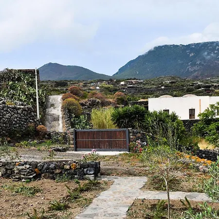 Stunning In Pantelleria With Wifi Semesterbostad
