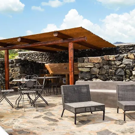 Stunning In Pantelleria With Wifi Semesterbostad