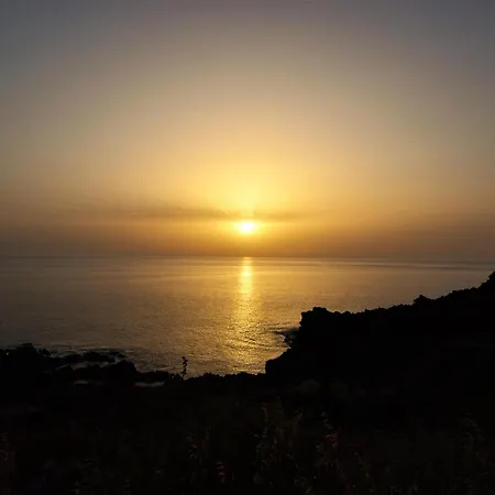 Stunning In Pantelleria With Wifi Tracino
