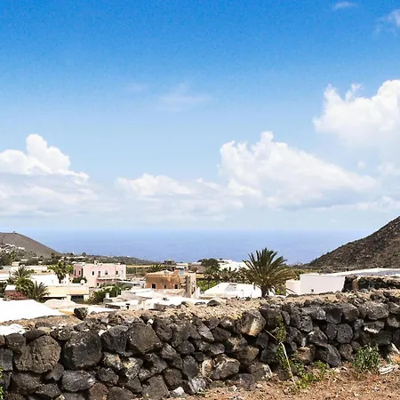 Holiday home Stunning In Pantelleria With Wifi Tracino